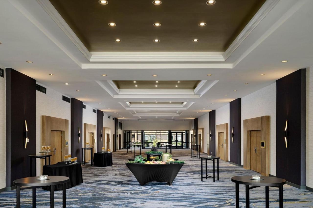 Sheraton Grand Rapids Airport Hotel Cascade Exterior foto