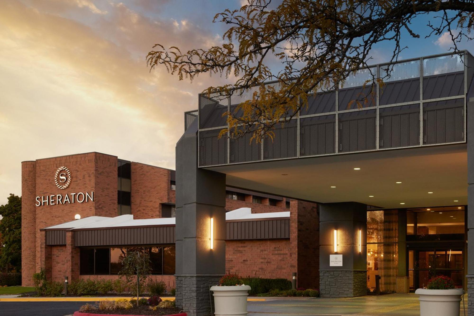 Sheraton Grand Rapids Airport Hotel Cascade Exterior foto